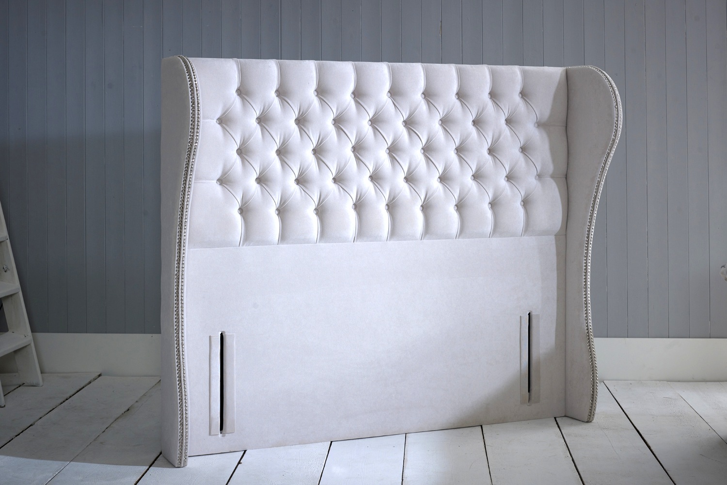 Giovana Chesterfield Wing Standing Headboard With Studs - Image 3