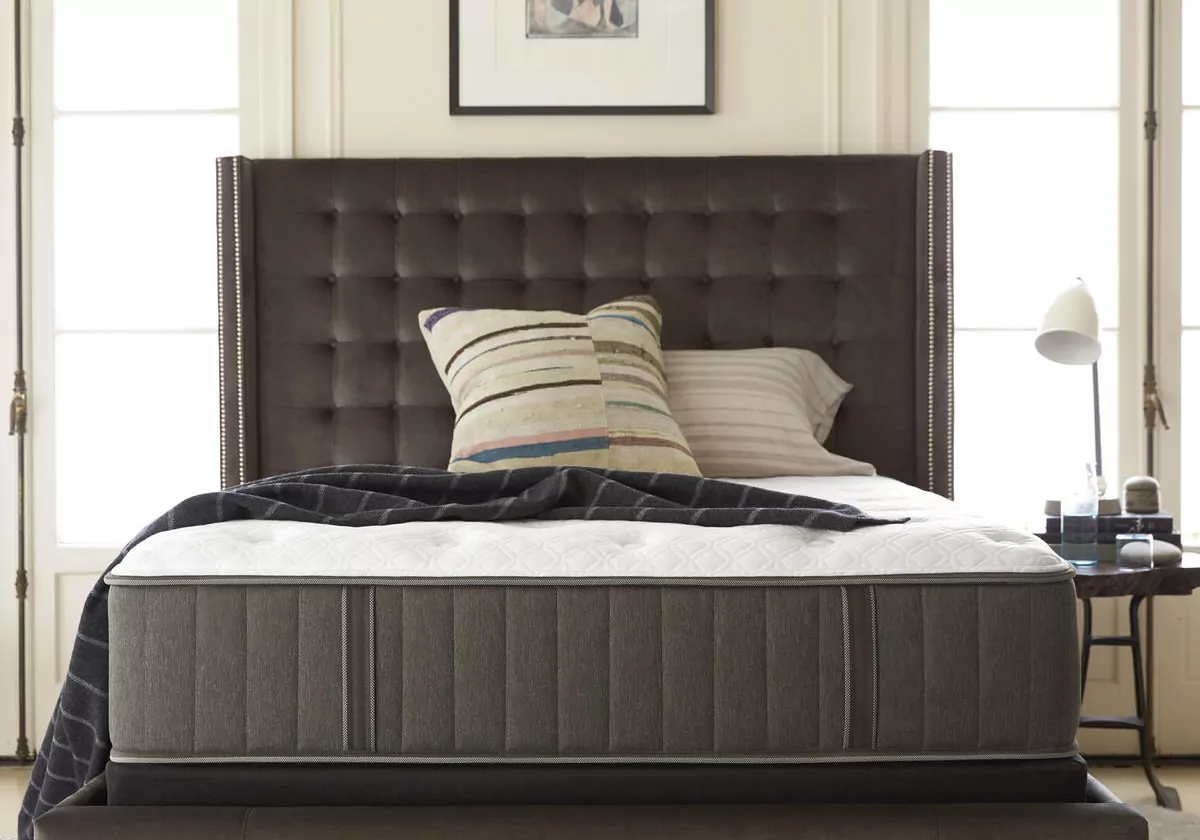 Mayfair Spring 2000 Memory Foam Deluxe Mattress - Image 3
